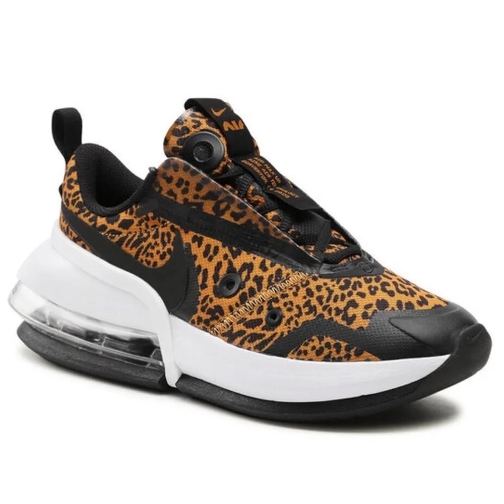 Brand new, never worn, size 9. Just needed an 8.5 and missed the return window!